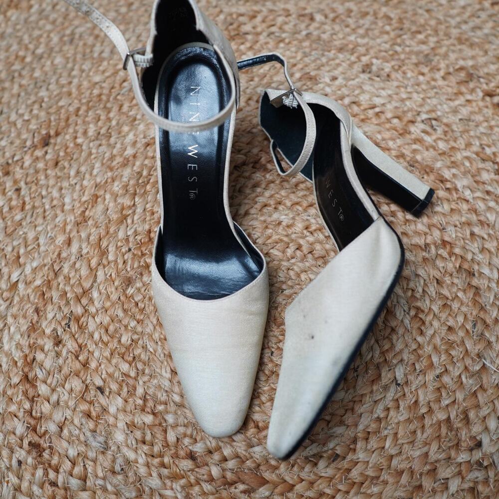 Nine West Champagne Satin Heels Size 7M